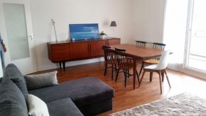 Tr��s bel appartement centre ville 2 mn plages et marché